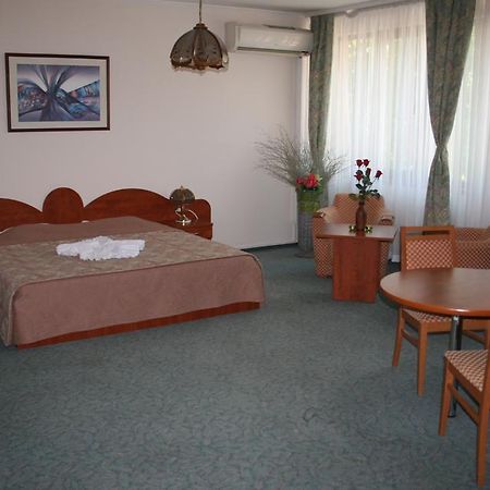 Hotel Nicol Пловдив Экстерьер фото