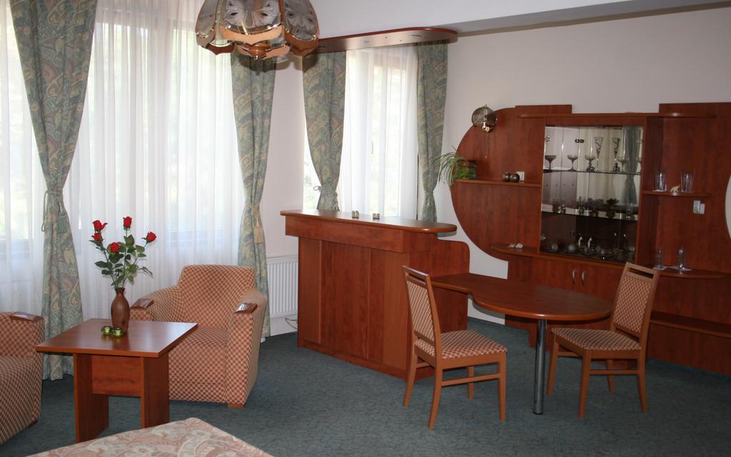 Hotel Nicol Пловдив Экстерьер фото