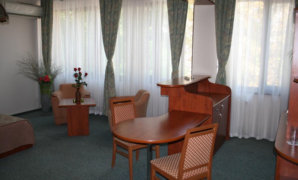 Hotel Nicol Пловдив Экстерьер фото